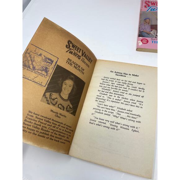 Sweet Valley Twins 1990's Lot of 4 Paper Back Books Francine Pascal Writing - Picture 2 of 9